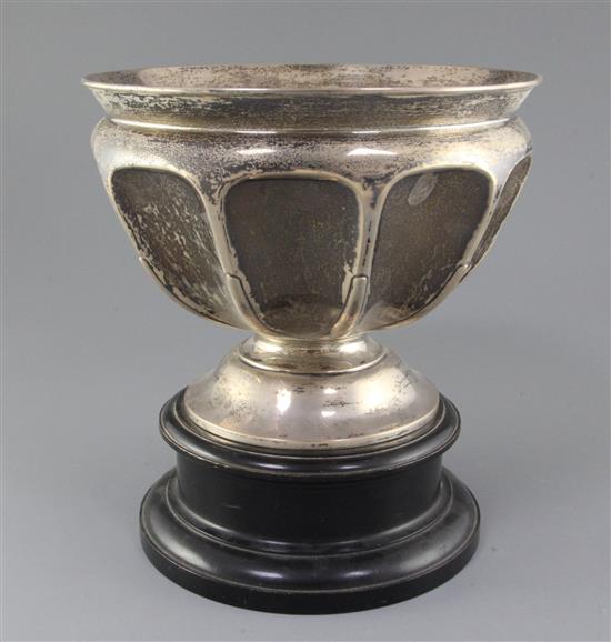 An Edwardian silver rose bowl by Marples & Co, 36.5 oz.